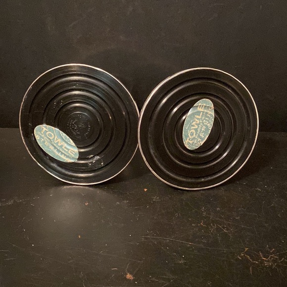 PAIR OF TOWLE STERLING SILVER WEIGHTED CANDLEHOLDERS - Picture 3 of 5